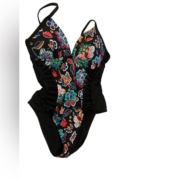 a.n.a Other - ⭐️ 5/$25 a.n.a. black and floral one-piece swimsuit mesh cutouts size 6